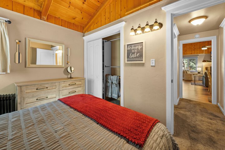 Room 10 of 36