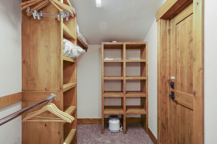 Room 7 of 52