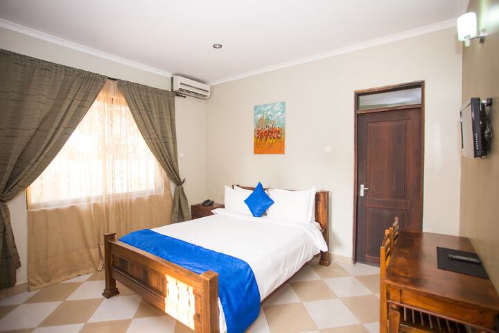 Room 4 of 15