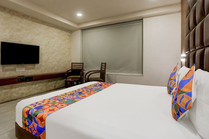 Room 14 of 33