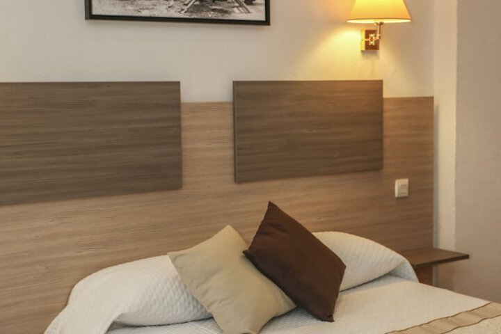 Room 6 of 30