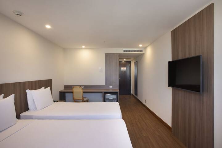 Room 9 of 24