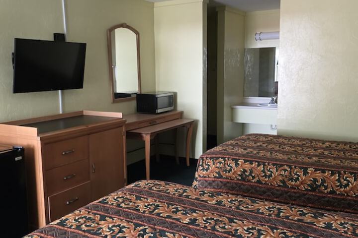 Room 10 of 25