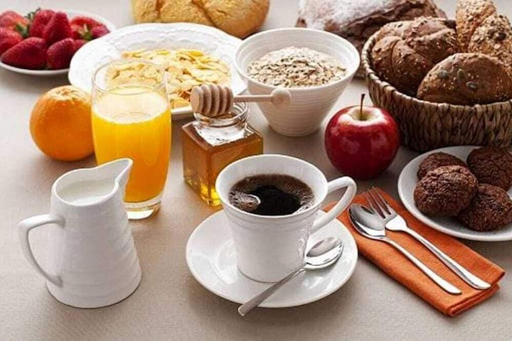 Breakfast/Coffee Service 21 of 45