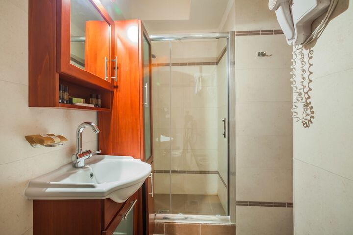 Room 120 of 182
