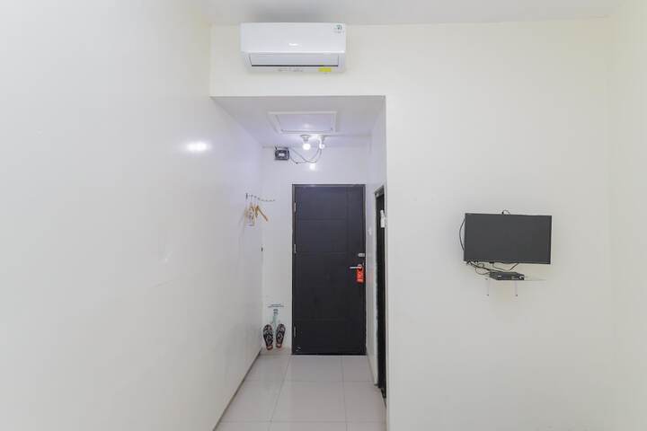 Room 4 of 28