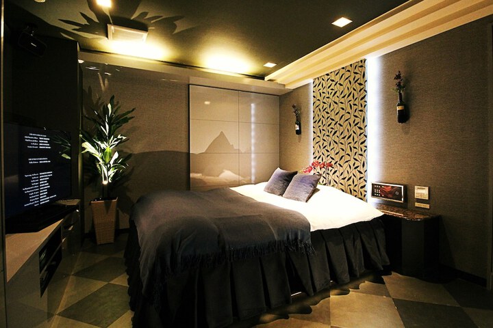 Room 10 of 51