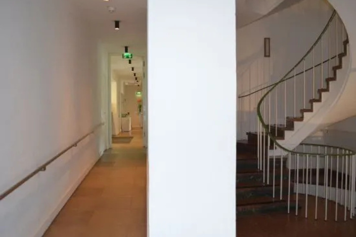 Room 2 of 2