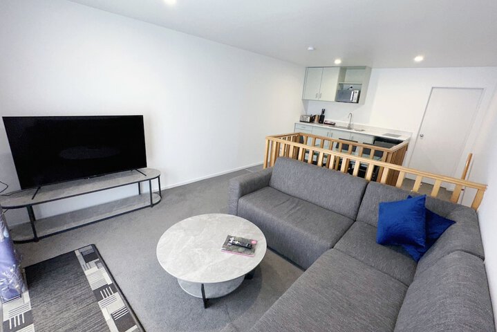Room 33 of 49