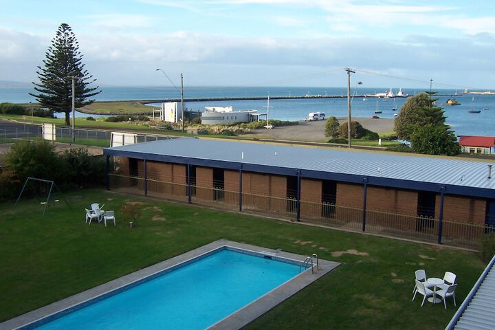 Hotel Pool