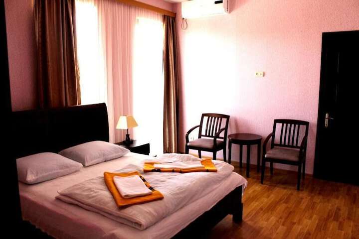 Room 3 of 13