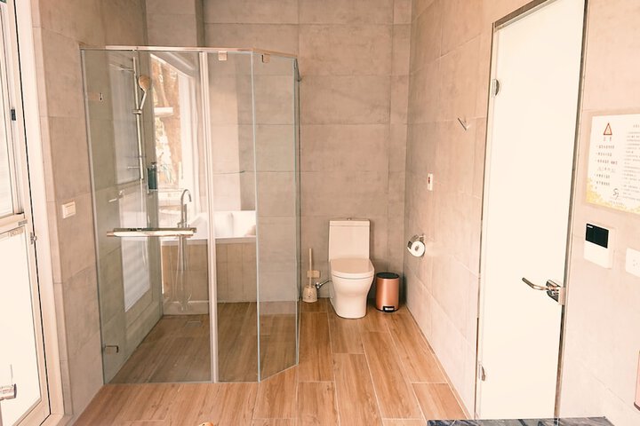 Room 19 of 25