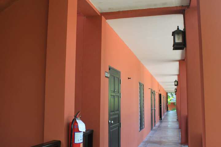 Room 27 of 136