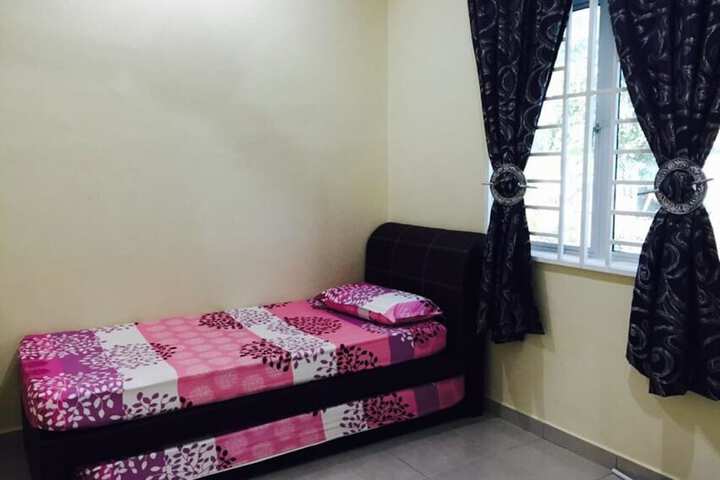 Room 2 of 42