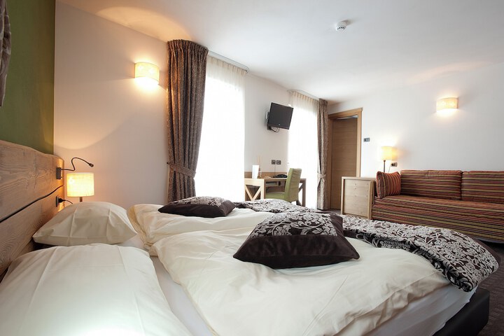 Room 37 of 75