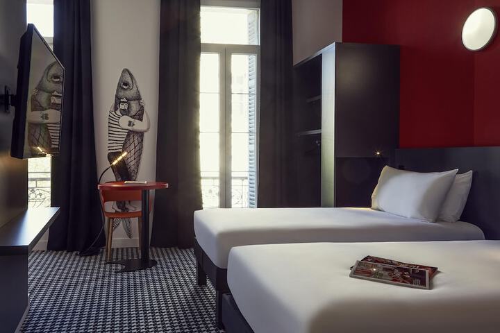 Room 7 of 30