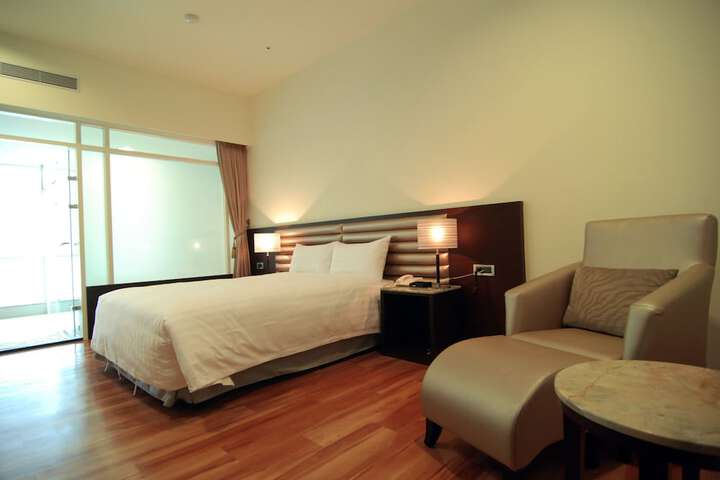 Room 9 of 51