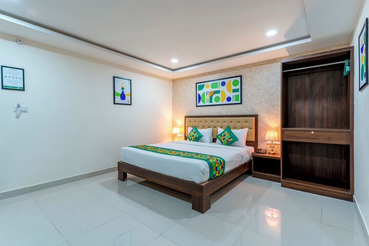 Room 11 of 34