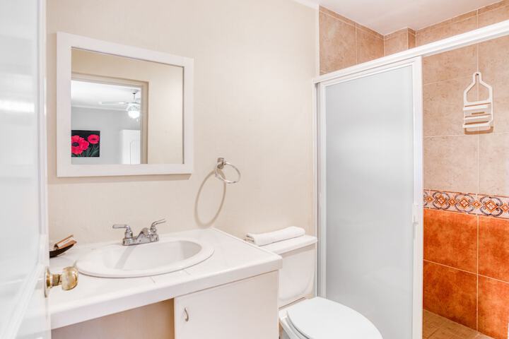 Room 4 of 25