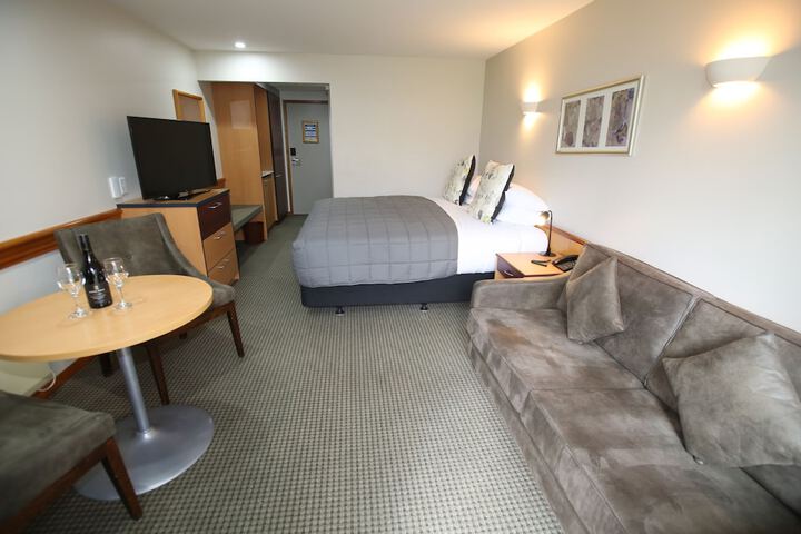 Room 16 of 54