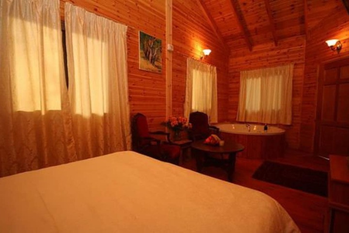 Room 8 of 40