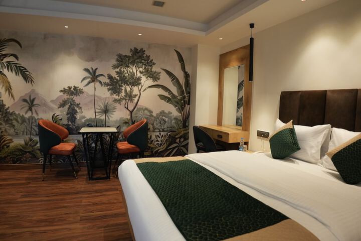 Room 5 of 20