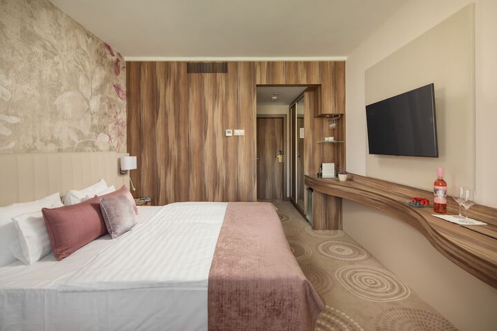 Room 14 of 42