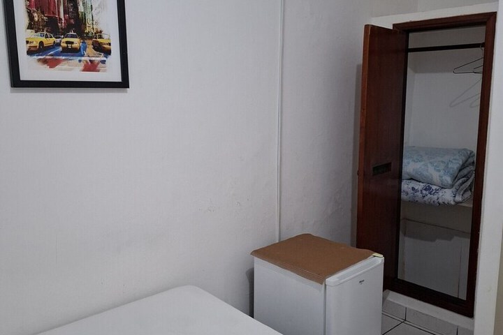 Room 16 of 34