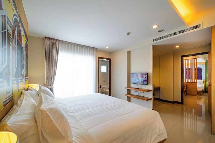 Room 25 of 63