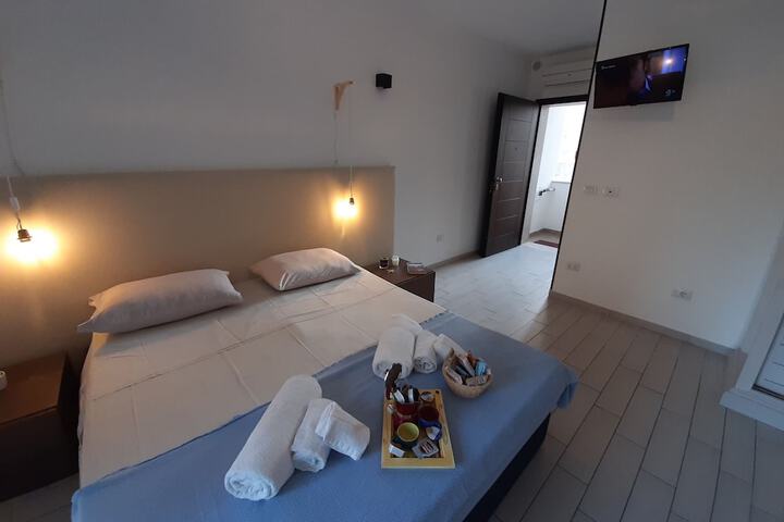 Room 4 of 58