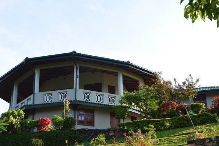 Ceycrest Kandy Bungalow