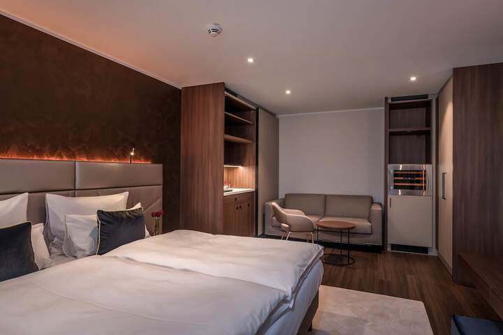 Room 9 of 48