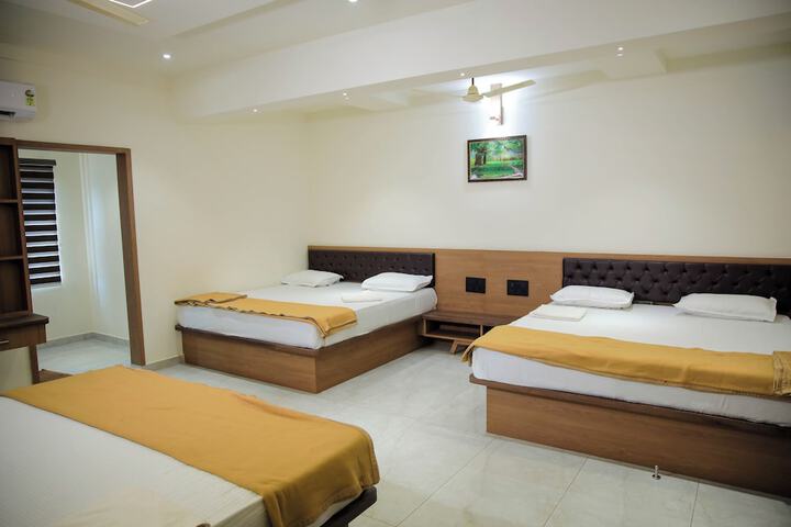 Room 15 of 68