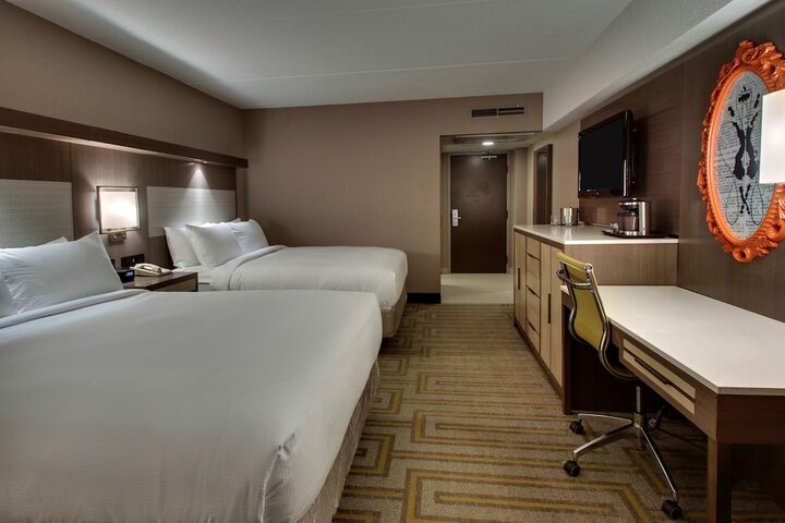 Queen Bed Accessible (2 of 10)