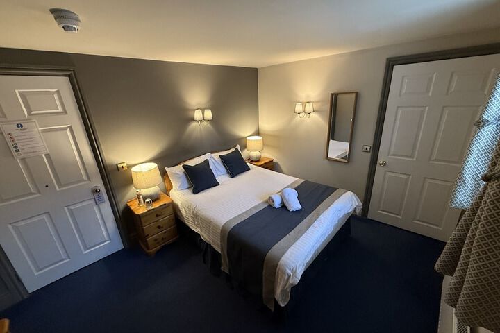 Room 13 of 32