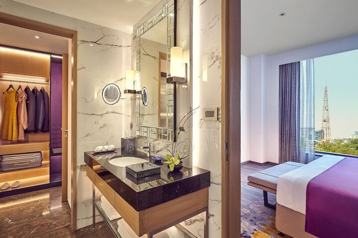 Room 5 of 27