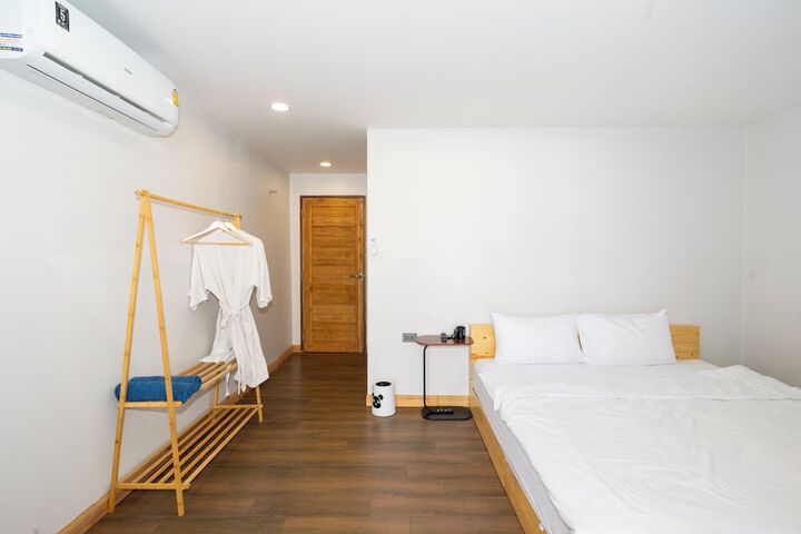 Room 6 of 40