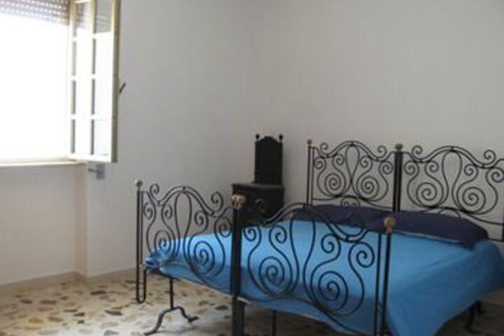 Room 10 of 22