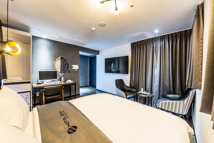 Room 95 of 165