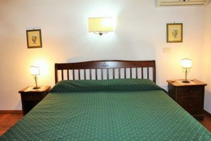 Room 12 of 21