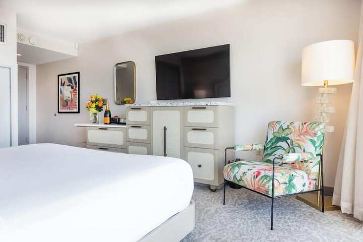 Room 8 of 45
