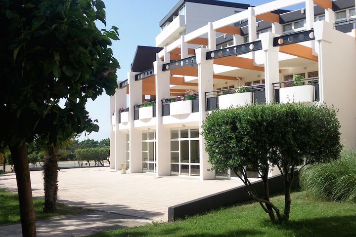 Hôtel-Résidence les Aiguades in Port-de-Bouc