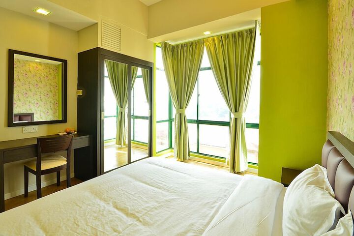 Room 8 of 48