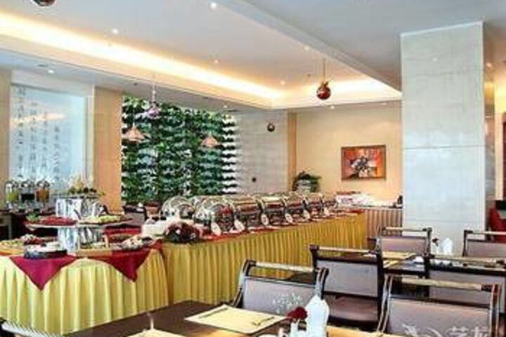 Dining 128 of 134