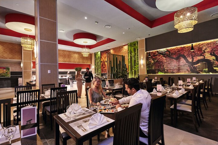 Dining 62 of 90