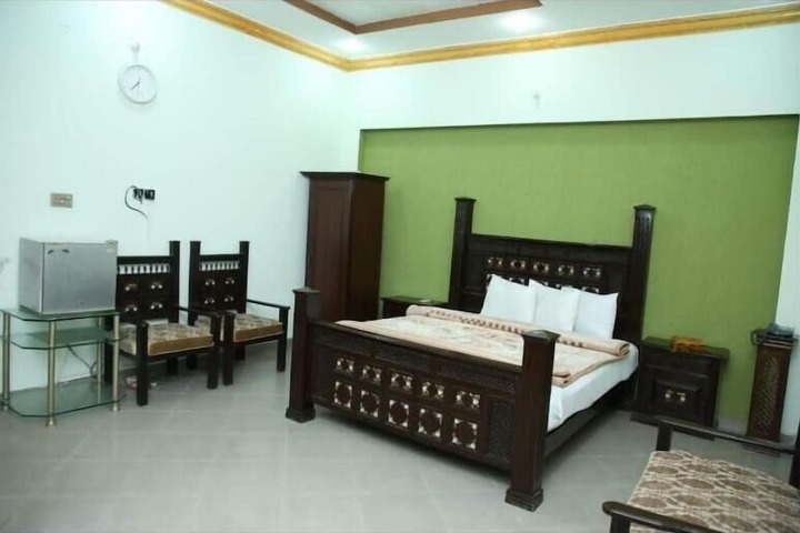 Room 13 of 22