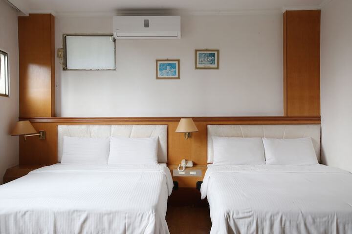 Room 35 of 74
