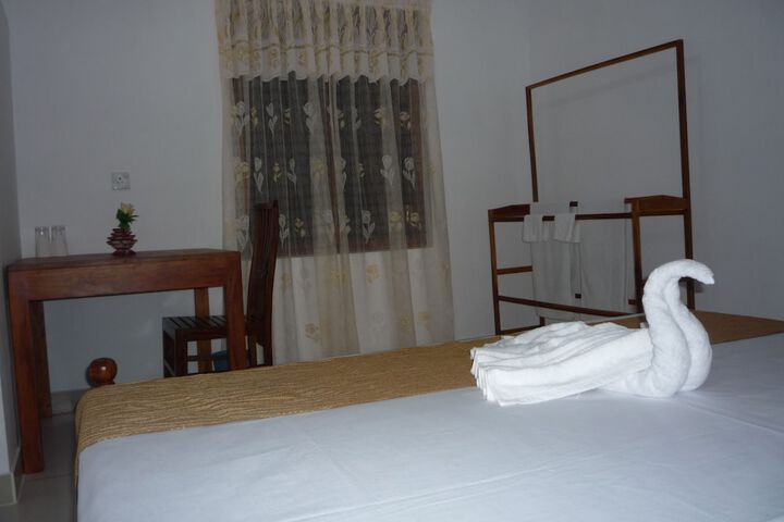 Room 4 of 66