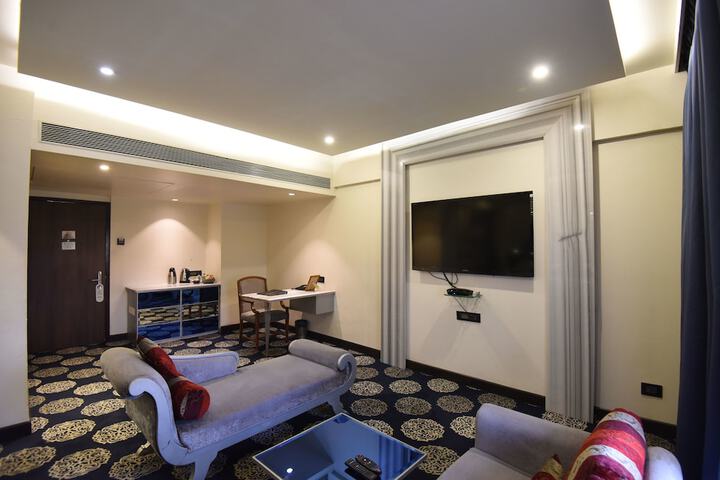 Room 14 of 60