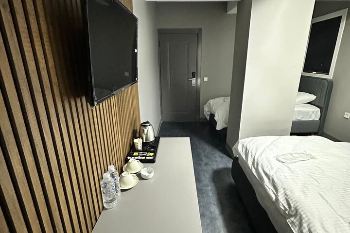 Room 28 of 30